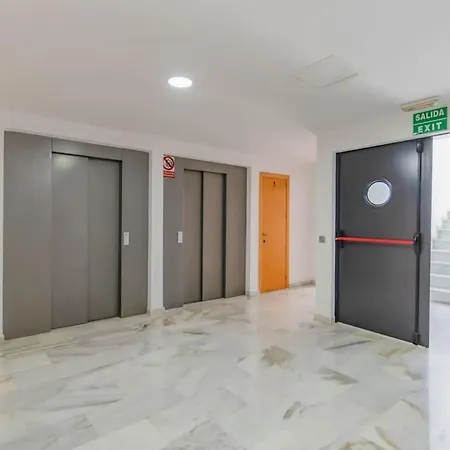 Familiar, A 5 Min De La Playa, Piscina, Terraza, Wifi Alta Velocidad, Mascotas Bienvenidas Y Parking Apartment