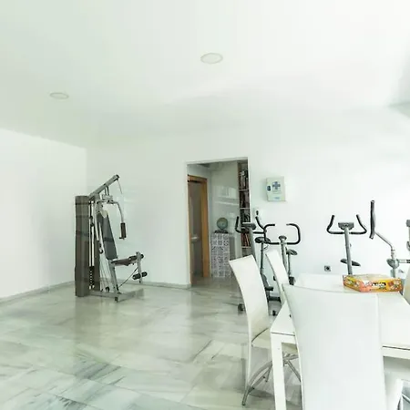 Familiar, A 5 Min De La Playa, Piscina, Terraza, Wifi Alta Velocidad, Mascotas Bienvenidas Y Parking *